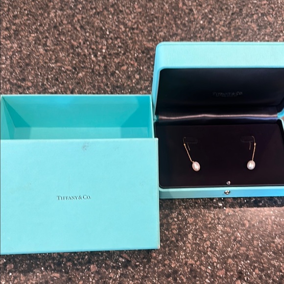 Tiffany & Co. Elsa Peretti Pearls by the Yard Yellow Gold Drop Earrings - Picture 5 of 5